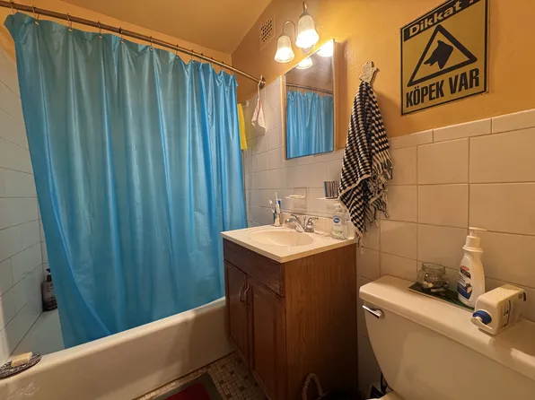 590 Franklin Avenue image 2 of 11