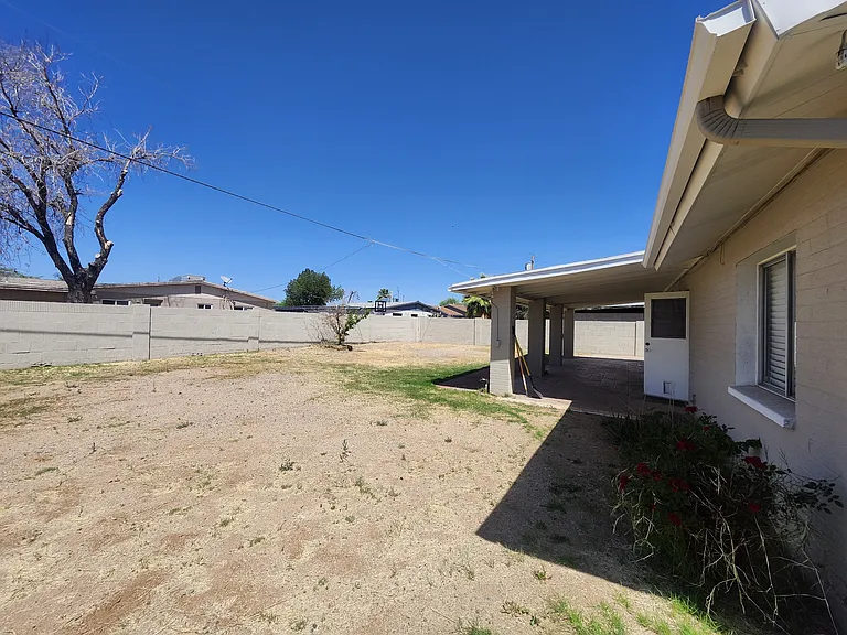 3136 W Port Au Prince Ln — Photo 25