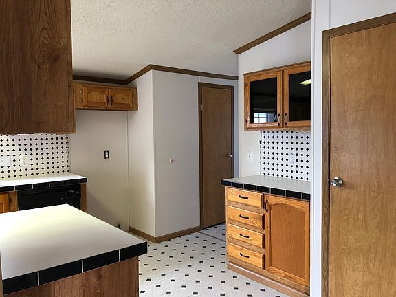 3rd image of 5205 Chantelle Dr