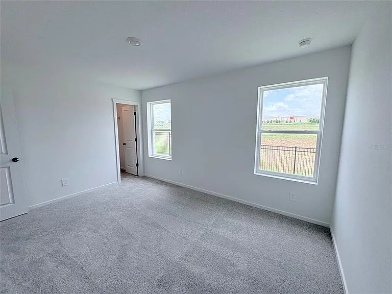 866 Lynx St — Photo 17