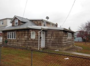 59 Hastings Rd, Island Park, NY 11558