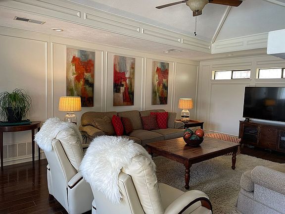 5th image of 3700 Interlaken Dr