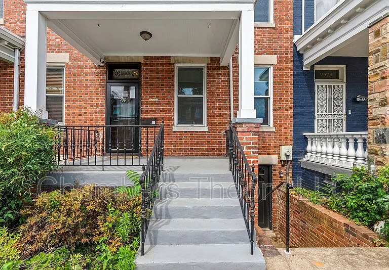 3532 Warder St NW — Photo 4