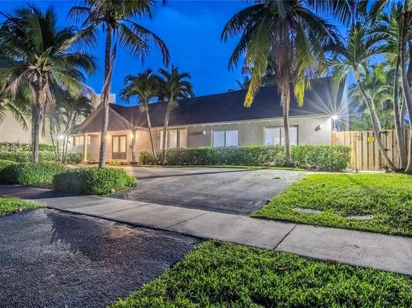 1108 Washington St, Hollywood, FL 33019