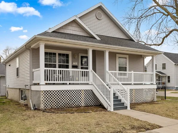 725 G Ave NW, Cedar Rapids, IA 52405