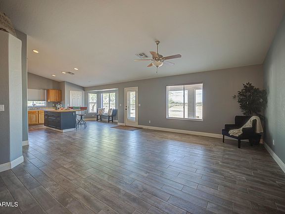 4th image of 23805 N MUSTANG Way