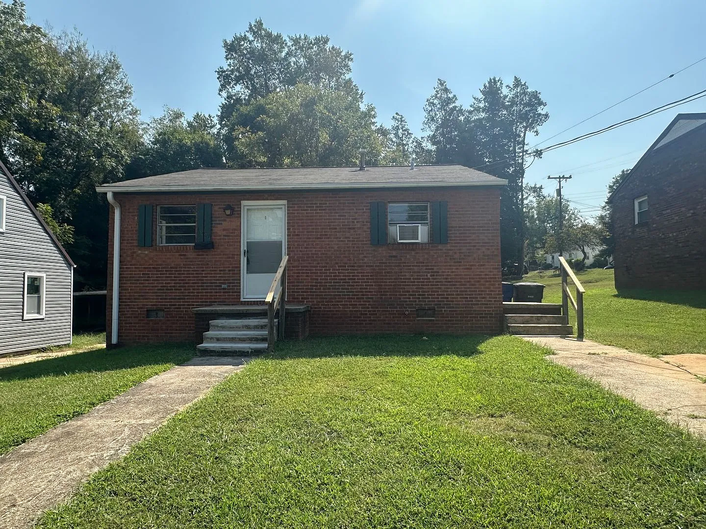 3 Bedroom/1 bath home — Photo 1