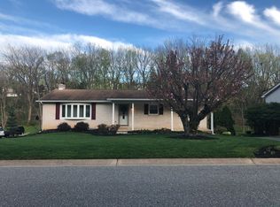 383 Allegheny Dr, York, PA 17402
