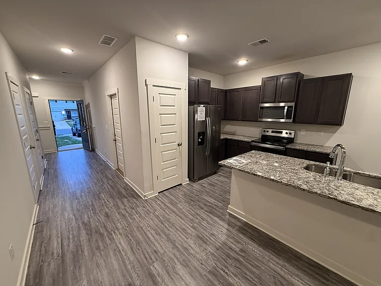 680 The Heights Ln — Photo 1