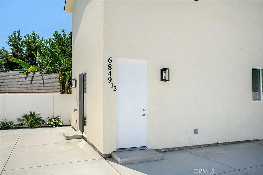 3 bed, 3.0 bath, 1200 sqft, $3,500 — Photo 2