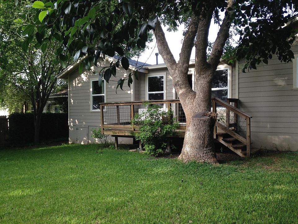 Large backyard (full disclosure - it is not currently this g