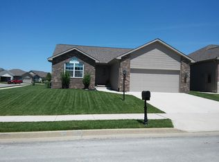 2523 W Stonehenge Ct, Peoria, IL 61615