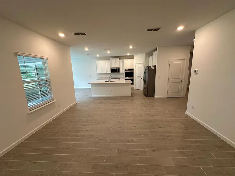 4086 Haydon Burns Pl — Photo 5