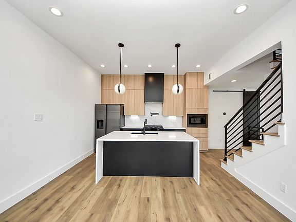 3rd image of 5030 Mallow St #C