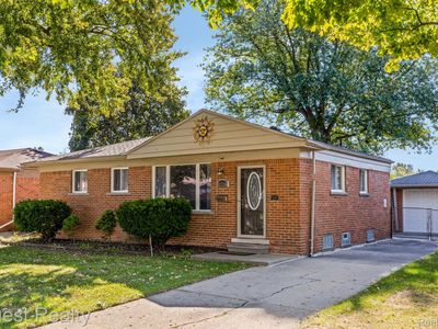 21716 Hoffman St, Saint Clair Shores, MI, 48082