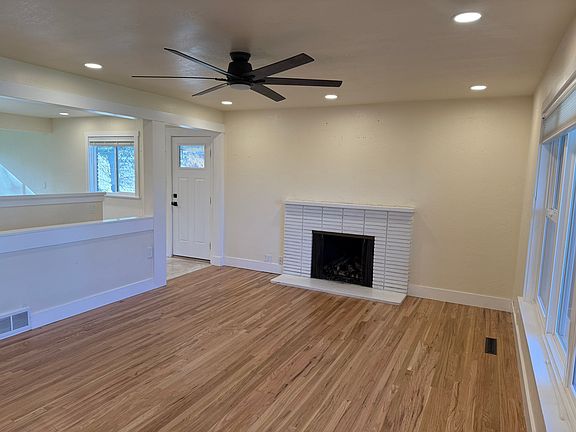 3rd image of 2743 S Davis Blvd