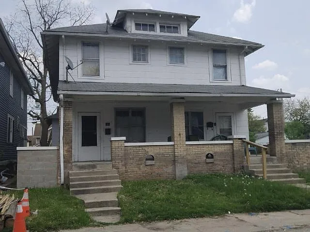 215 N Gray St photo 1