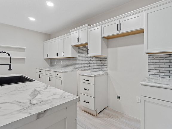 4th image of 63 E McKeever St