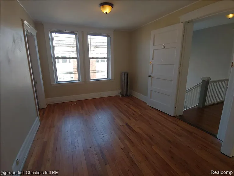 1535 W Canfield St #4 — Photo 3