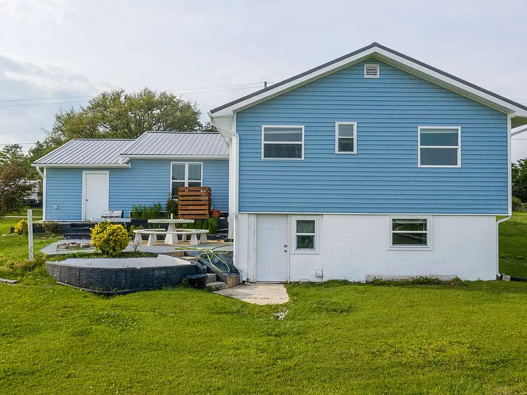 108 Hawkins Creek Ln — Photo 5