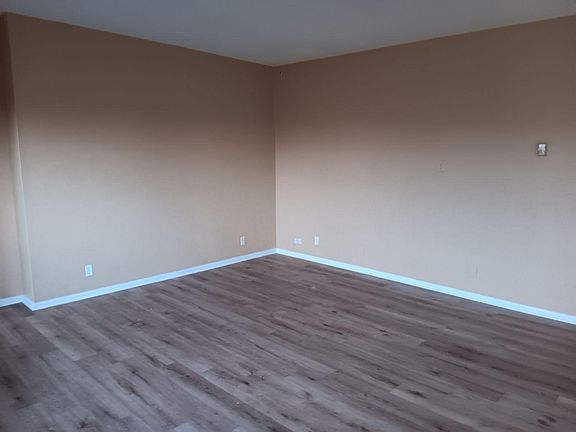 3rd image of 4137 Cherokee Ave APT 7