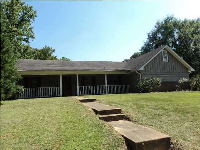 1st image of 247 Twin Oaks Dr