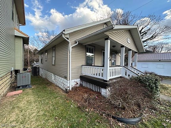 2nd image of 1422 Stanton Ave