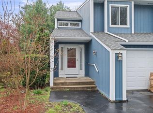 47 Arbor Dr, Providence, RI 02908