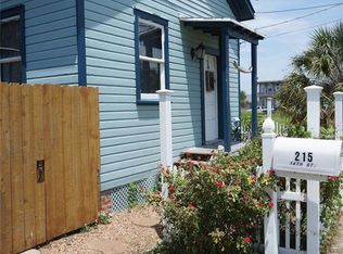 215 Christopher Columbus Blvd, Galveston, TX 77550