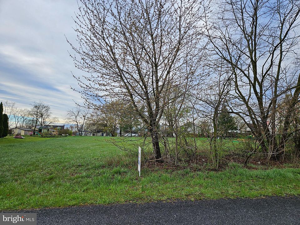 2nd image of 2 Maranatha Dr