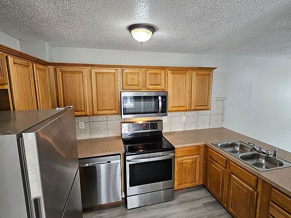 2nd image of 1010 W Linden Ave Unit A