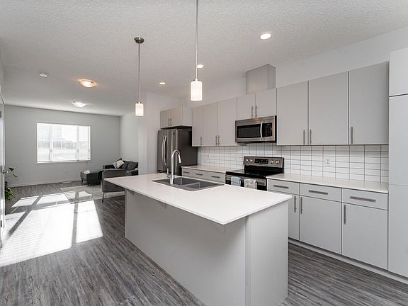 5th image of 577 Ebbers Way NW