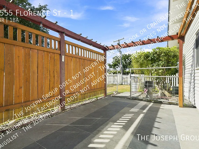 1555 Florence St #1 — Photo 18