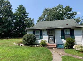 19 Hickory St, Lyme, CT 06371