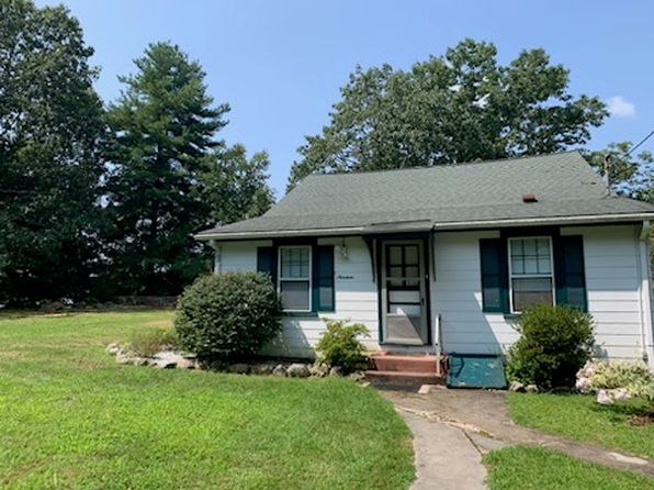 19 Hickory St