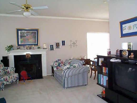 4th image of 18301 Laurel Oak Dr
