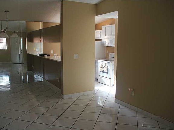 3rd image of 18276 Mediterranean Blvd APT 605