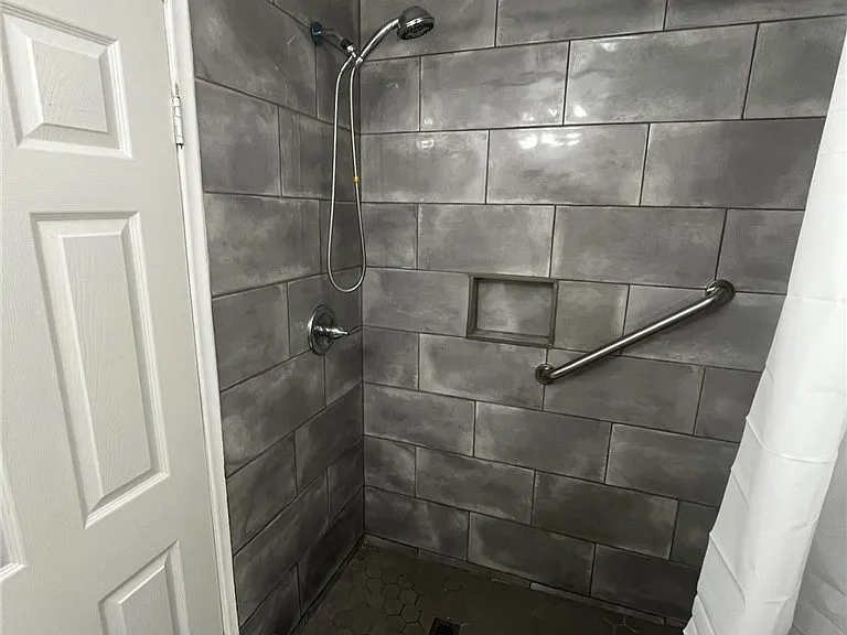 4520 S Normandie Ave — Photo 12