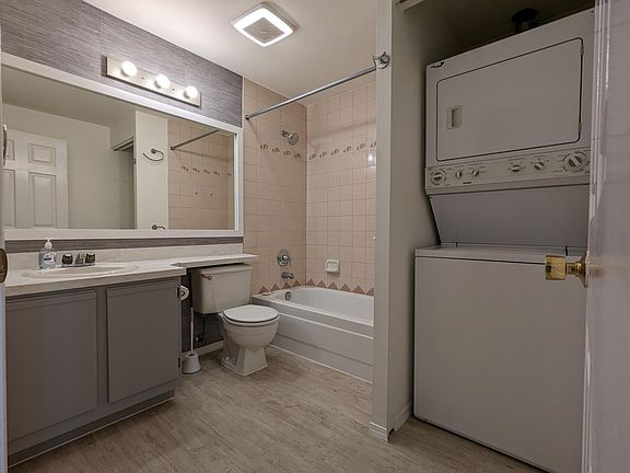 4th image of 2152 N 112th St Unit 318