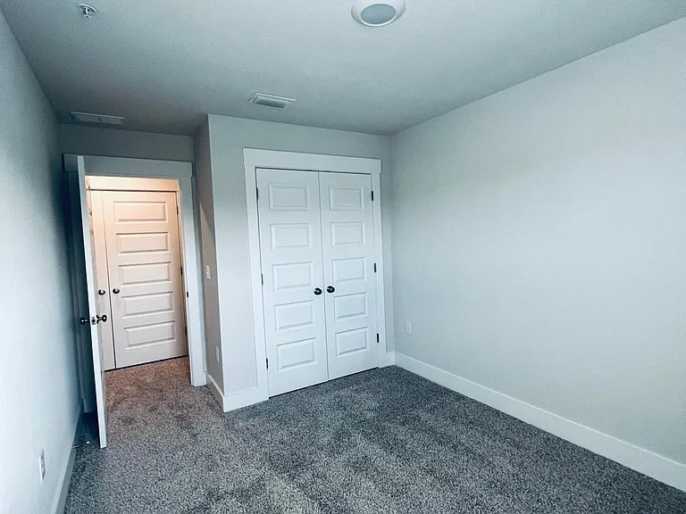 6311 Grove Park Dr — Photo 16