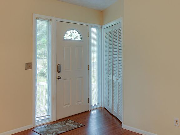 4th image of 37095 Ruby Dr