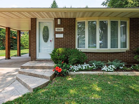 2nd image of 6861 Fairlawn Cres