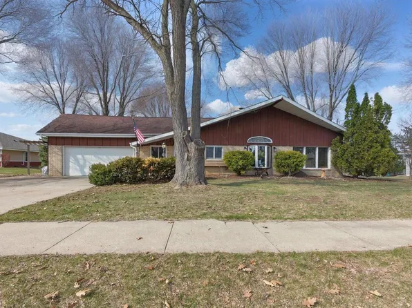 1224 Sell DRIVE, Hartford, WI 53027