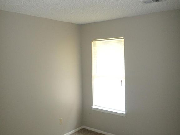 4th image of 4487 Shadow Creek St