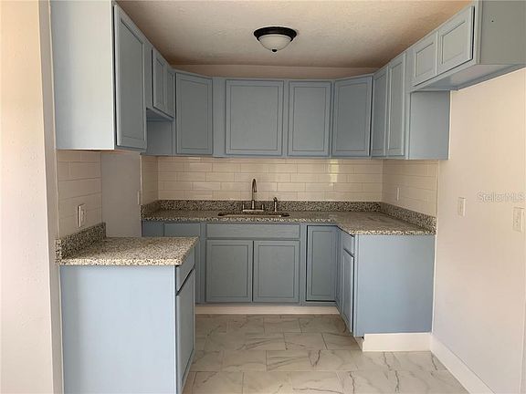 5th image of 2001 S Ivey Ln