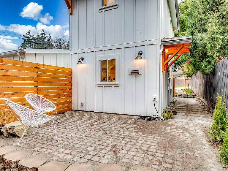 6626 NE Pine St — Photo 4