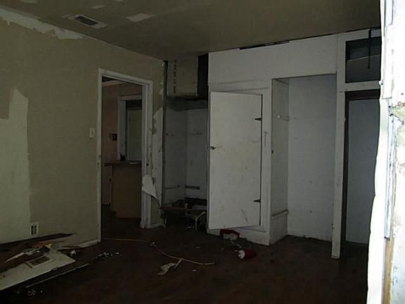 2nd image of 5808 S Hampshire Blvd