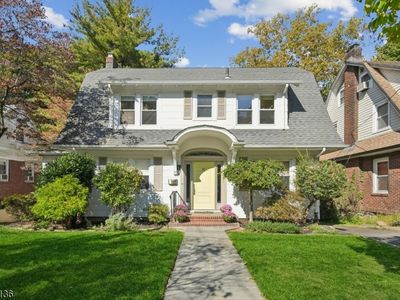 32 Linden Ter, Leonia, NJ, 07605