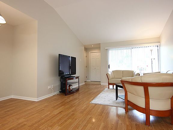 4th image of 6560 W Belmont Ave APT 305D
