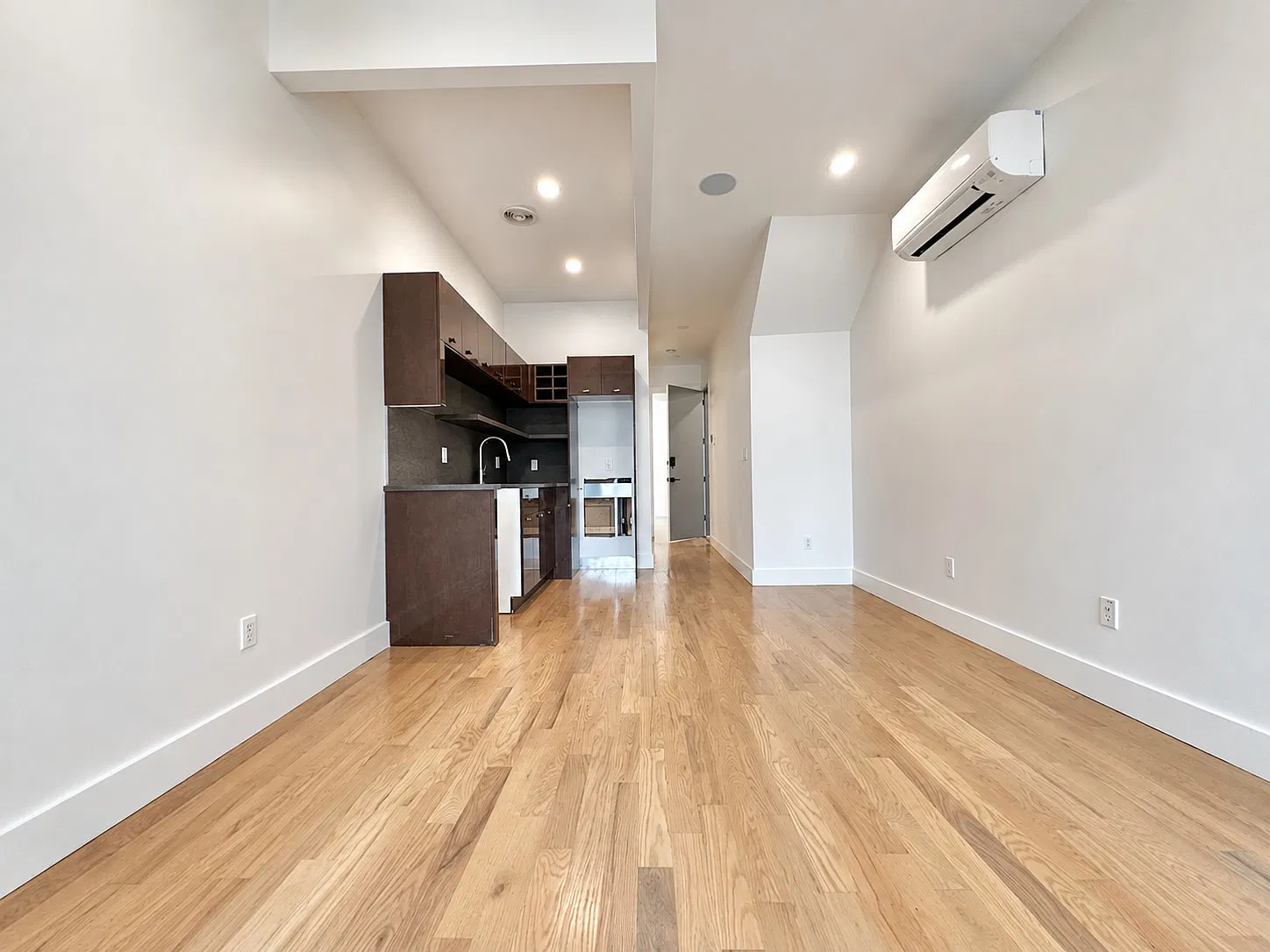 2 bed, 924 sqft, $2,250 — Photo 2
